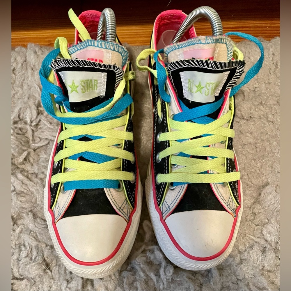Converse ALL Star Low Top Sneakers Size 6